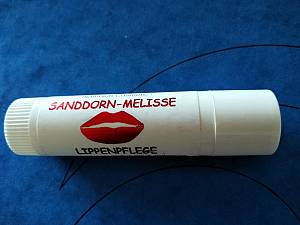 son-duong-moi-khong-mau-sanddorn-melisse-lippenpflege